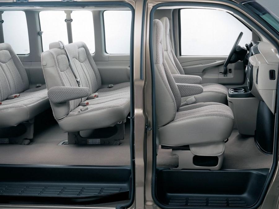  Chevrolet Express 2002 года  (фото 7 из 16)